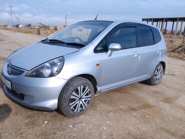 авто в рассрочку: Honda Fit: 2002 г., 1.3 л, Вариатор, Бензин