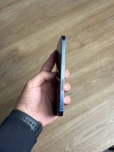 Apple iPhone: IPhone 12, Б/у, 128 ГБ, Черный, Чехол, 76 % — 2