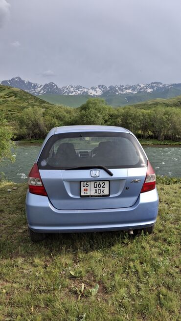 купить грузовой автомобиль бу: Honda Fit: 2003 г., 1.3 л, Вариатор, Бензин, Хэтчбэк
