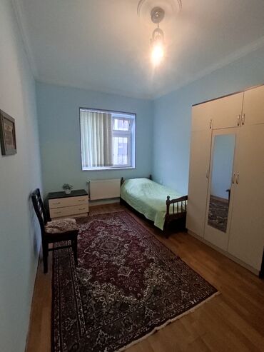 Uzunmüddətli kirayə mənzillər: - Aşıq Molla Cümə küçəsinde. Əhməd Rəcəbli küçəsi ilə paralel — 6