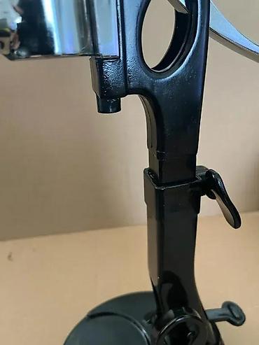 Ostala kuhinjska oprema: Profesionalni stoni otvarač za vino s polugom - Masivan stoni — 4