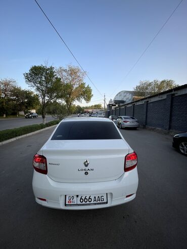 Renault: Renault Logan: 2017 г., 1.6 л, Механика, Бензин, Седан