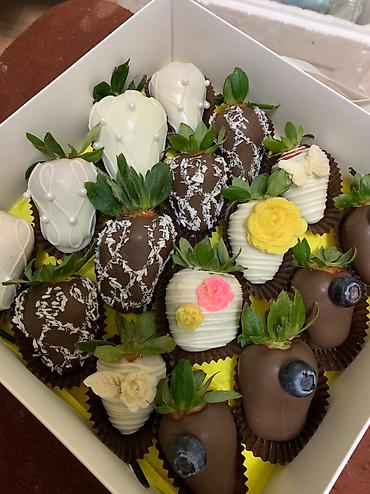 Кондитерские изделия, сладости: Сочнаяотборная клубника в бельгийском шоколаде дополняют друг друга — 10