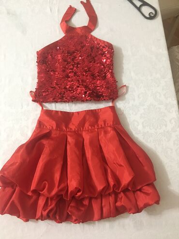 Комплекты одежды: Комплект цвет - Красный