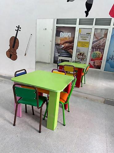 islənmis masa və oturacaqlar: Uşaq masa-stul dəsti - Rəngarəng dizayn: yaşıl masa, müxtəlif rəngli — 1
