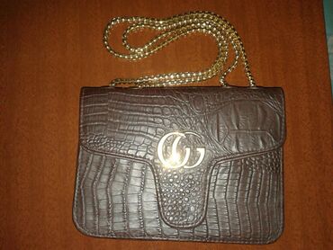 женский кошелек gucci: Сумка Gucci, удобная, стильная качество отличное 1500c