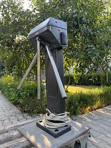 ikinci el qapı: Giriş üçün turniket. Yeni kimidi,3 gün işlənib. Mağaza qiymetinnen qat — 2