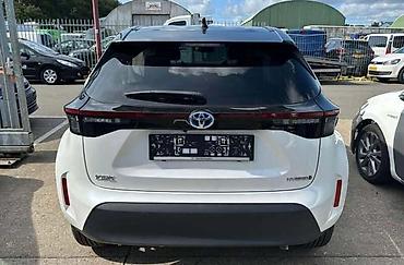 fabia skoda: BRANIK ZADNJI ZA TOYOTA YARIS CROSS OD 2020. DO 2023. GOD. | Svi — 1