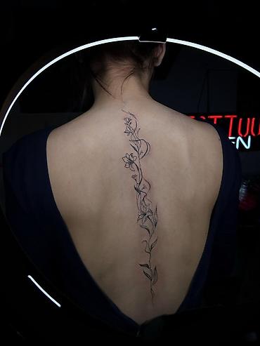 Sağlamlıq və gözəllik: Tatu xidməti yalnız xanımlara👧🏼 Tatu ustası xanımdı - Zərif xətt işi — 1
