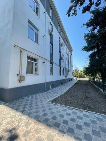 срочно продаётся 1 комнатная квартира в районе ошского рынка по улице кенсуйская: 1 бөлмө, 34 кв. м, Жеке план, 3 кабат, Евроремонт