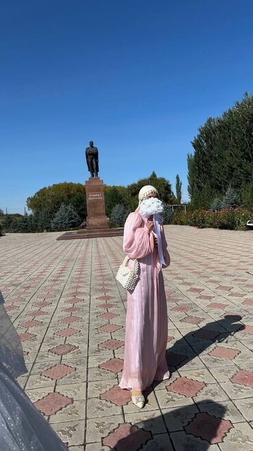 вечерние платья для полных женщин из шифона: Вечернее платье, Длинная модель, Стандарт