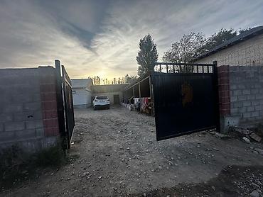 пол дом продаю: Конюшня/хозяйственный двор с помещениями и заездами участок 10 сотка — 2