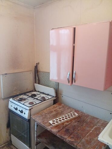 Otaqların günlük kirayəsi: 3 otaqlı həyət evi - Kiçik, qapalı həyətyanı sahəsi və dəmir hasar - — 16