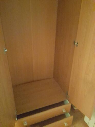 dolab satisi: İşlənmiş, Açılan, 3 qapılı Düz dolab, Qarderob, paltar dolabı, Belarusiya