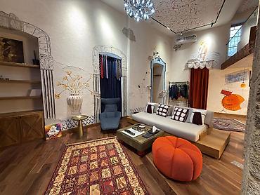 kirayə az: Satılır 3 otaqlı köhnə tikili 300 m², İçəri Şəhər m. Kateqoriya Köhnə — 2