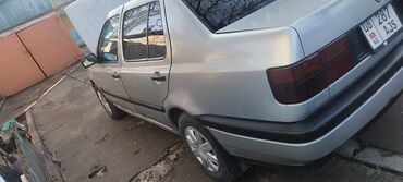 Volkswagen: Volkswagen Vento: 1992 г., Механика, Бензин, Седан — 4