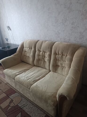 Раскладные диваны: Продам диван + кресло 2000 за все, самовывоз улан 1 7 этаж
