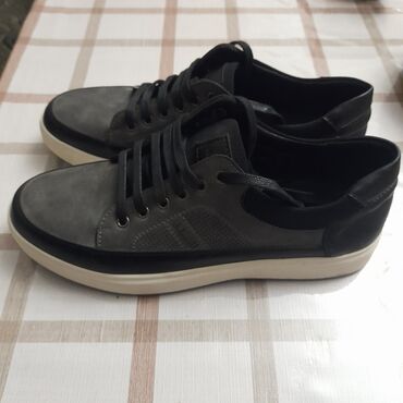 оригинальная обувь: Новые, 500 сом, Токмок!!!