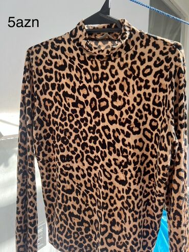 koynekler: Razmer :S,M her biri 5 azn