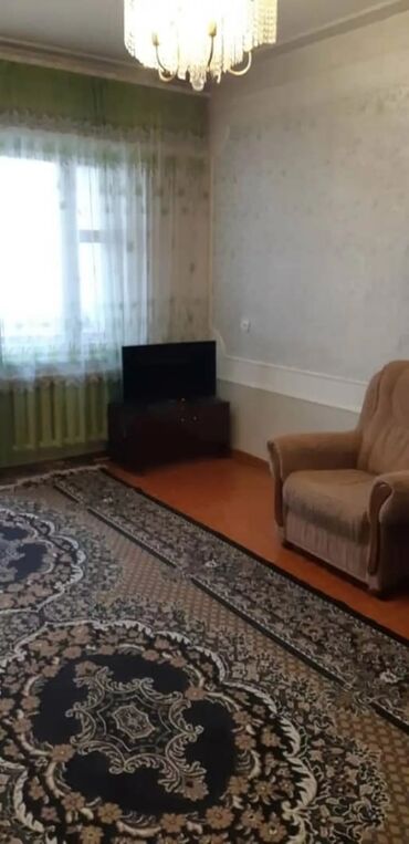 3 комнатная квартира: 3 бөлмө, 70 кв. м, 105-серия, 2 кабат, Эски ремонт