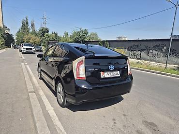 byd han ev: Toyota Prius: 2013 г., 1.8 л, Гибрид — 3