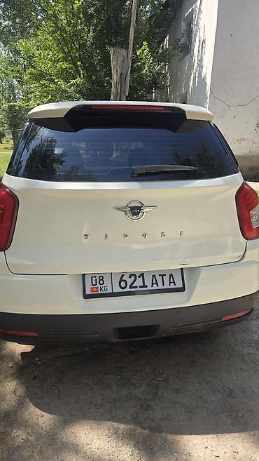 боковая: Ssangyong Tivoli: 2018 г., 1.6 л, Автомат, Дизель, Кроссовер — 2