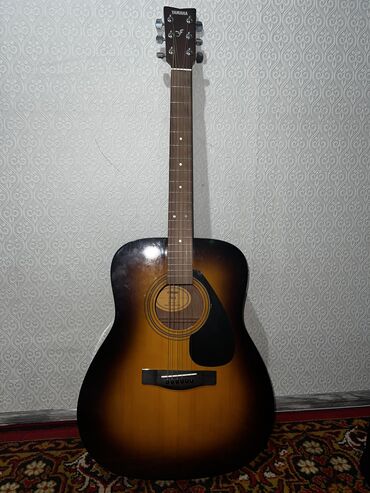 купить гитару yamaha с40: YAMAHA F 310. Абсолютно новая гитара! Пленка не снята. Сделано в