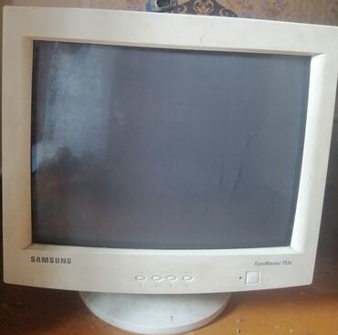 komputer monitoru: Samsung monitordu işləyir