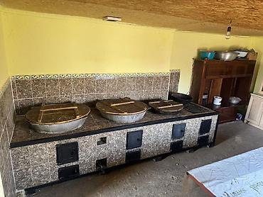 Продажа коттеджей и домов: Продаётся отдельный жилой дом с двориком и навесом для авто. - — 10