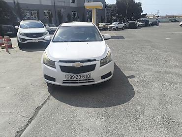 Chevrolet: Chevrolet Cruze LT – sedan, ağ rəng. Texniki və dizayn — 7
