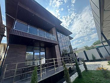 Дом на Ахунбаева / Матросова. $710 000 ≈ 62 125 000 сом 300 м²