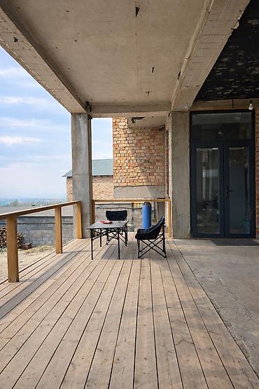 Продажа коттеджей и домов: Продаю дом 1,5 этажа 0 этаж: Прихожая (холодный тамбур) 1 этаж — 17