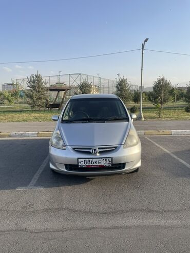 обмен на малолетражку: Honda Fit: 2005 г., 1.3 л, Вариатор, Бензин, Хэтчбэк