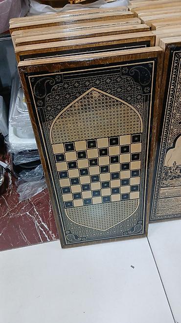 Спортивные игры: Məhsul: Ağacdan hazırlanmış 2-i 1-də nərd/şahmat lövhəsi + 4 azn das — 8