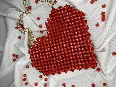 женские красные рубашки: 🔥 Сумочка “Red Heart” от Lumé Beads 🔥 ❤️ Стильная, яркая, созданная