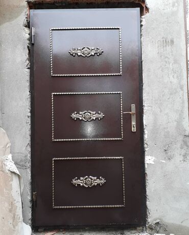 Giriş qapıları: Məhsul: Dəmir giriş qapıları (bir neçə model) - Material: qalın metal — 1