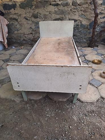 tek yataq: İşlənmiş, Təknəfərlik çarpayı, Bazasız, Matrassız, Siyirməsiz, Azərbaycan — 1