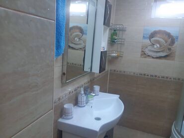 Həyət evləri və villaların satışı: 7 otaqlı, 231 kv. m, Orta təmir — 29