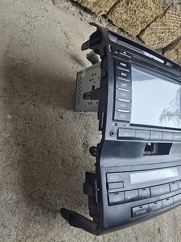 range rover az: Toyota Land Cruiser 200 üçün multimedia və iqlim idarəetmə paneli — 2