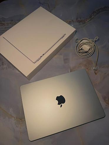 macbook pro m3 pro: Apple MacBook Air 13.6" (M2) – Silver . İdeal vəziyyətdə Apple Macbook — 1