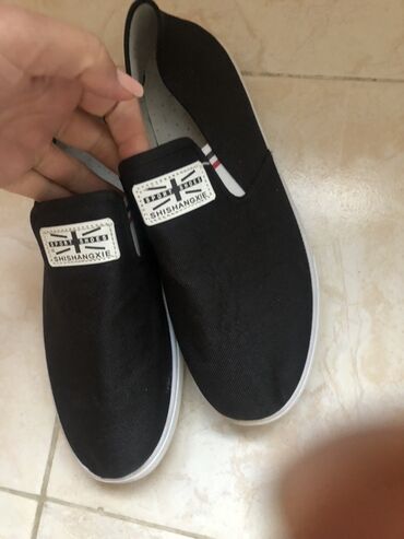текстильные мужские мокасины: Qara slip-on tipli idman ayaqqabısı - Brend: SHISHANGXIE (etiketdə