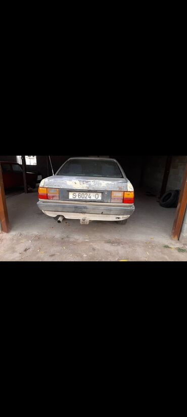 audi 80 1.3 mt: Audi 100: 1987 г., 2 л, Механика, Бензин, Седан