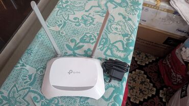 Модемы и сетевое оборудование: Продаю wi-fi роутер tp-link tl-wr840n