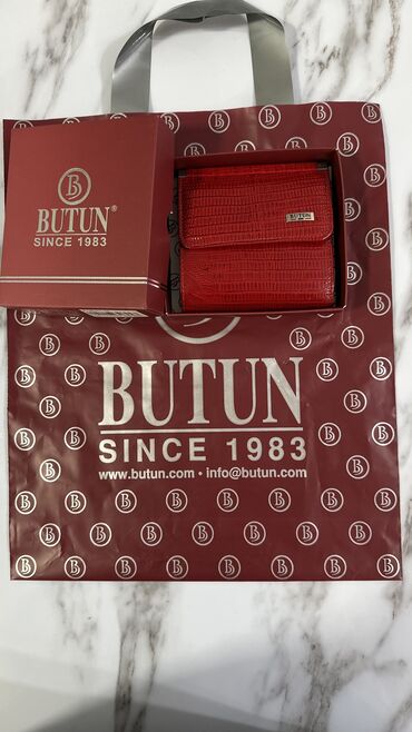кошелек butun: Женский кошелёк 
От фирмы Butun
Состояние отличное 
1800 с