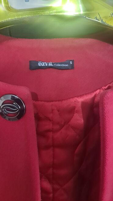 женские зимние куртки бишкек: Пуховик, По колено, Made in KG, M