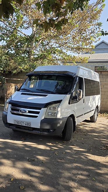 06 maşin: Ford Transit mikroavtobus - Kuzov: yüksək tavanlı, ağ rəng, arxa — 3