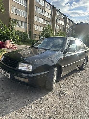 transporter multivan: Volkswagen Vento: 1993 г., 1.8 л, Механика, Газ, Седан — 1