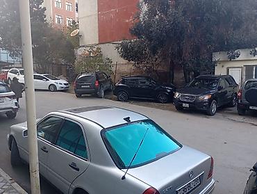 Mercedes-Benz: Mercedes-Benz C-Class: 2.8 l | 1994 il Sedan — 5