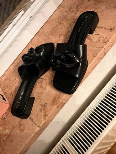 Tuflilər: Qadın ayaqqabıları dəsti - Qara dəri mules – Time Lover brendi, 40 — 2