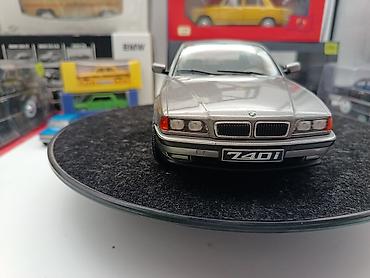 skripka 43: BMW, 2026 il, 1:18, Dəmir, Ünvandan götürmə — 5